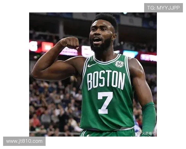 费城76人迎战强敌,全力以赴争夺季后赛席位激烈对决一触即发 费城76人迎战强敌,全力以赴争夺季后赛席位激烈对决一触即发