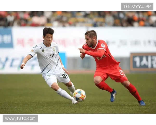 武汉三镇鏖战绿茵赛场豪强争锋演绎巅峰对决再掀足球激情风暴